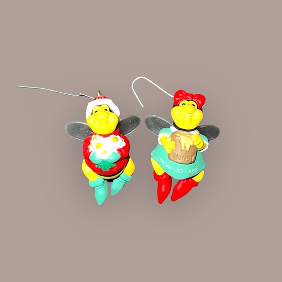 1993 Hallmark Mom & Dad To Bee Christmas Ornaments - Picture 2 of 12